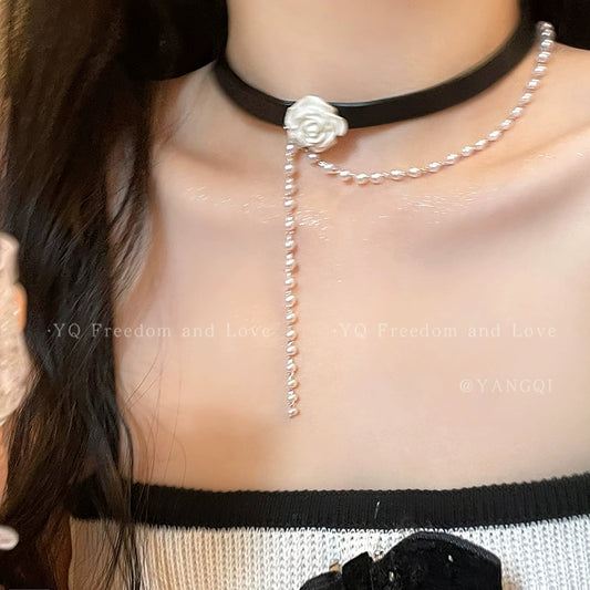 Luxurious Black and White Rose velvet necklace